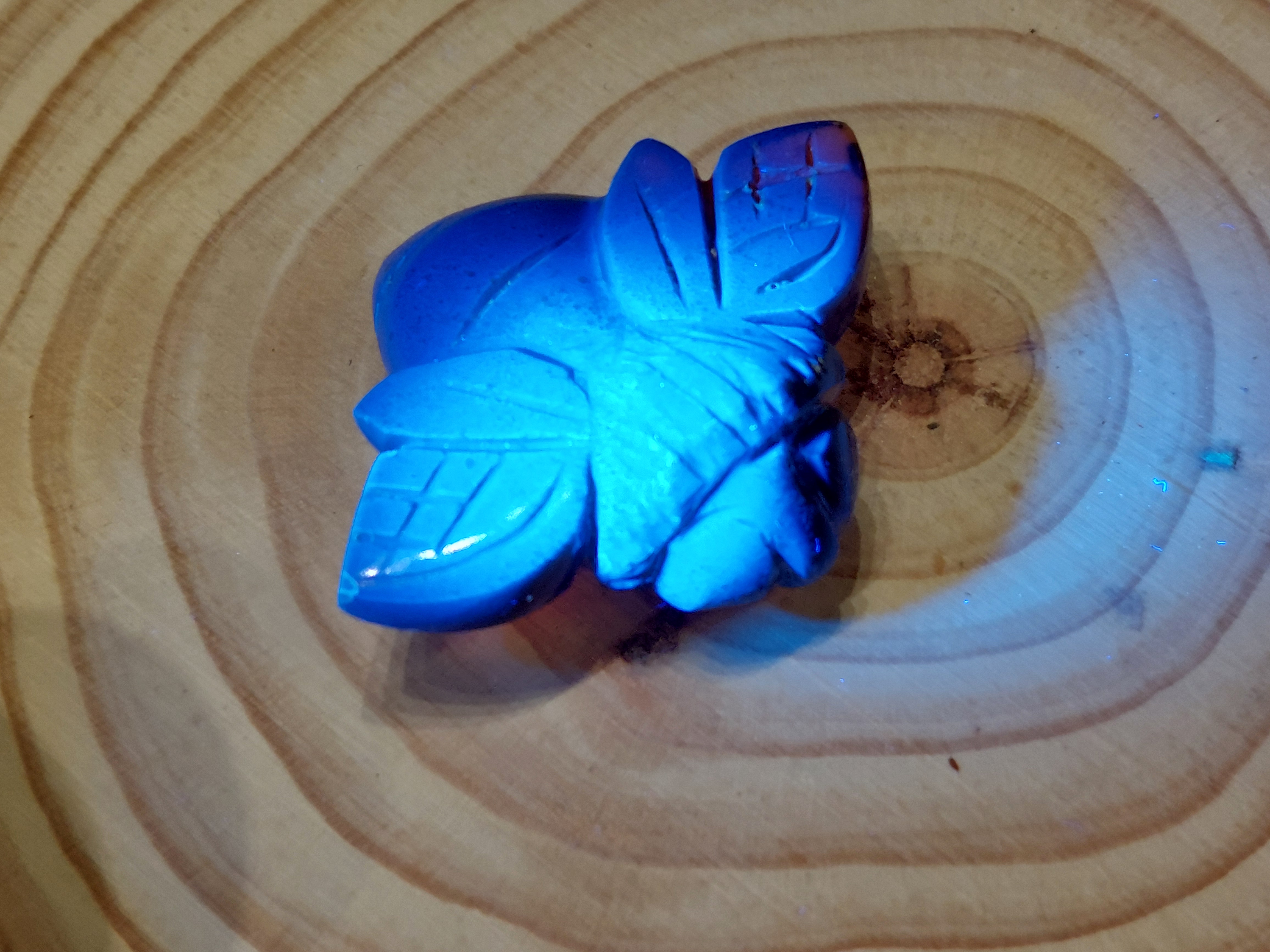 Blauwe amber bij