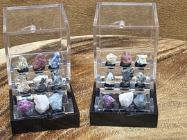 Doosje met diverse uv gevoelige mineralen