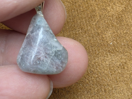 Paraiba toermalijn hanger met zilveren oogje