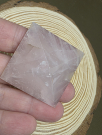 Rozenkwarts piramide