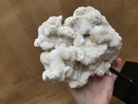Spirit chalcedoon cluster op standaard uit Indonesië