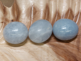 Blauwe calciet handsteen