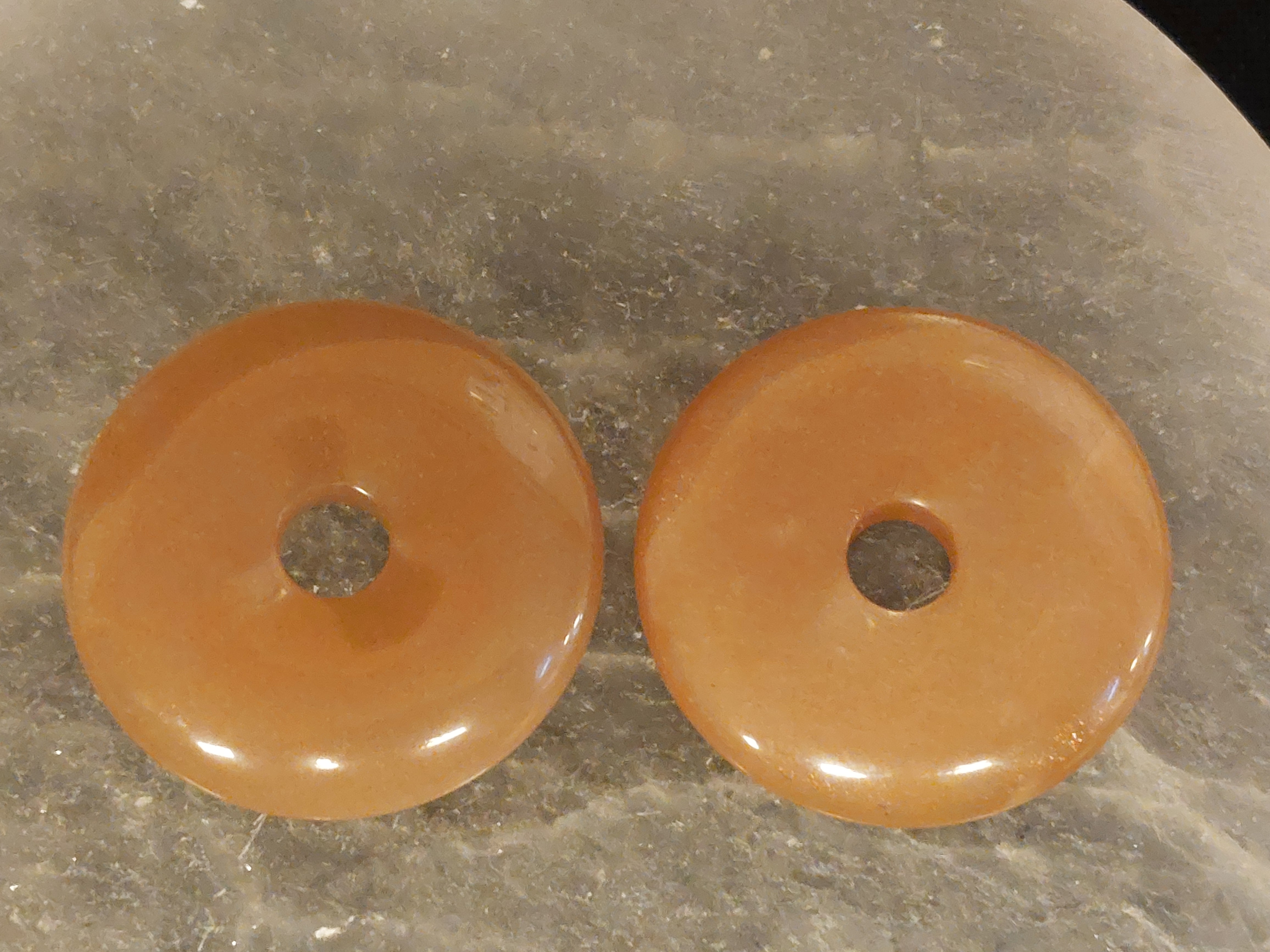 Perzik maansteen donut