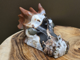 Sardonyx draak met labradoriet ogen