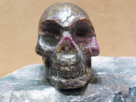 Stichtiet met serpentijn human skull, Australië