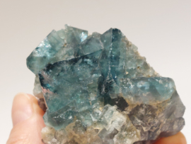 Fluoriet cluster uit Madagaskar, UV gevoelig