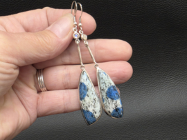 Azuriet van de K2 oorbellen