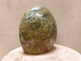 Groene opaal sculptuur