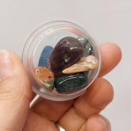Cadeaupotje met gepolijste steentjes