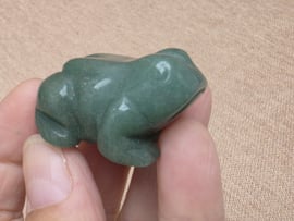 Groene aventurijn kikker