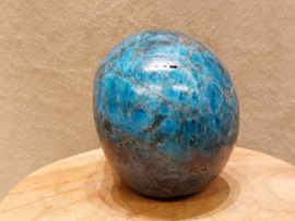 Apatiet human skull