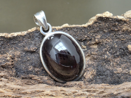 Granaat hanger in zilver