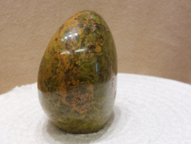 Groene opaal sculptuur