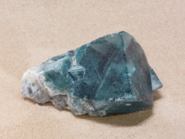 Fluoriet cluster uit Madagaskar, UV gevoelig