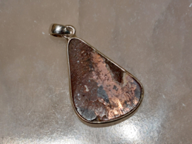 Koper dolomiet hanger in zilver