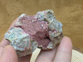 Kobalt calciet cluster uit Congo