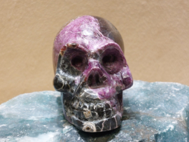 Stichtiet met serpentijn human skull, Australië