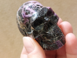 Stichtiet met serpentijn human skull, Australië