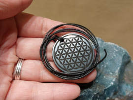 Shungit hanger met flower of life