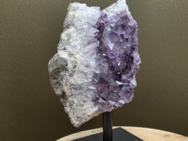 Amethist op standaard