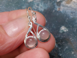 Rozenkwarts oorbellen in zilver