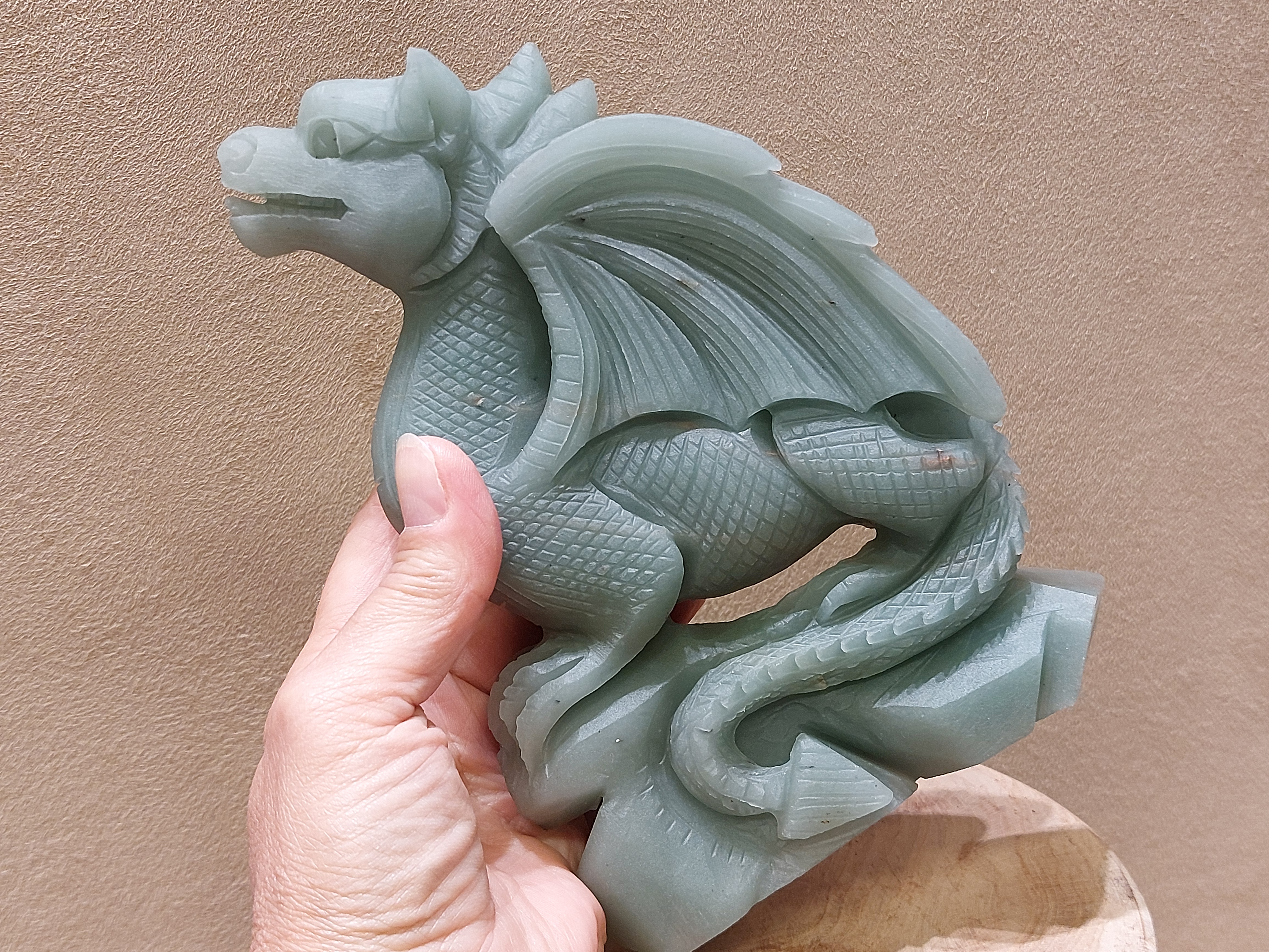 Groene aventurijn draak full body