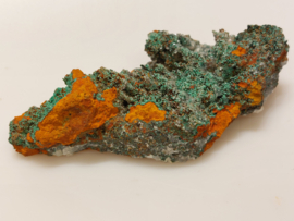 Aurichalciet met calciet cluster