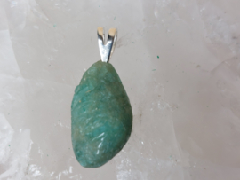 Blauwe paraiba kwarts hanger met zilveren oogje