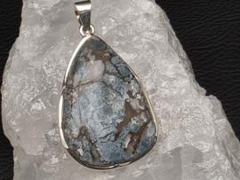 Blauwe opaal hanger in zilver