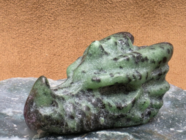 Robijn in zoisiet draak