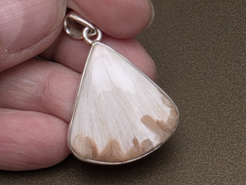 Scolesiet met stilbiet hanger in zilver
