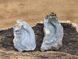 Chalcedoonroosje hanger