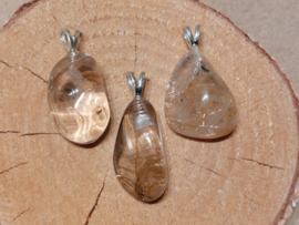 Rutielkwarts hanger met zilveren oogje