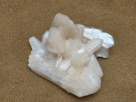 Stilbiet cluster