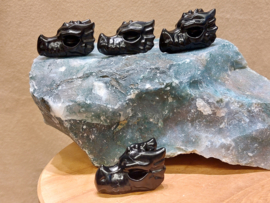 Zwarte obsidiaan baby draakje
