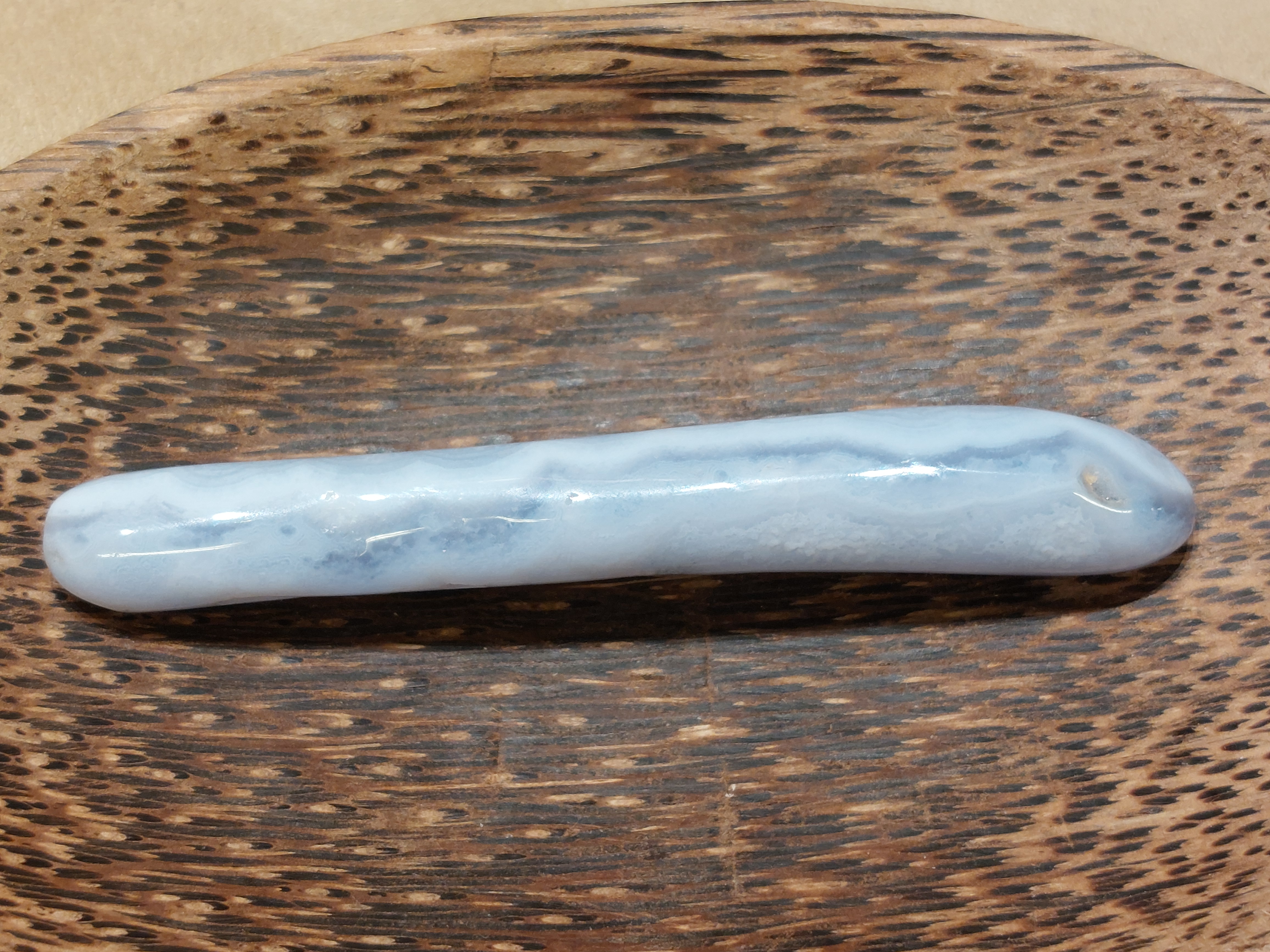 Blauwe chalcedoon of blue lace agaat knuffelsteen/staaf