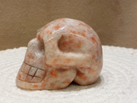Zonnesteen human skull