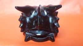 Zwarte obsidiaan draak met labradoriet ogen