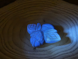 Blauwe amber bij