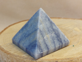 Blauwe kwarts piramide