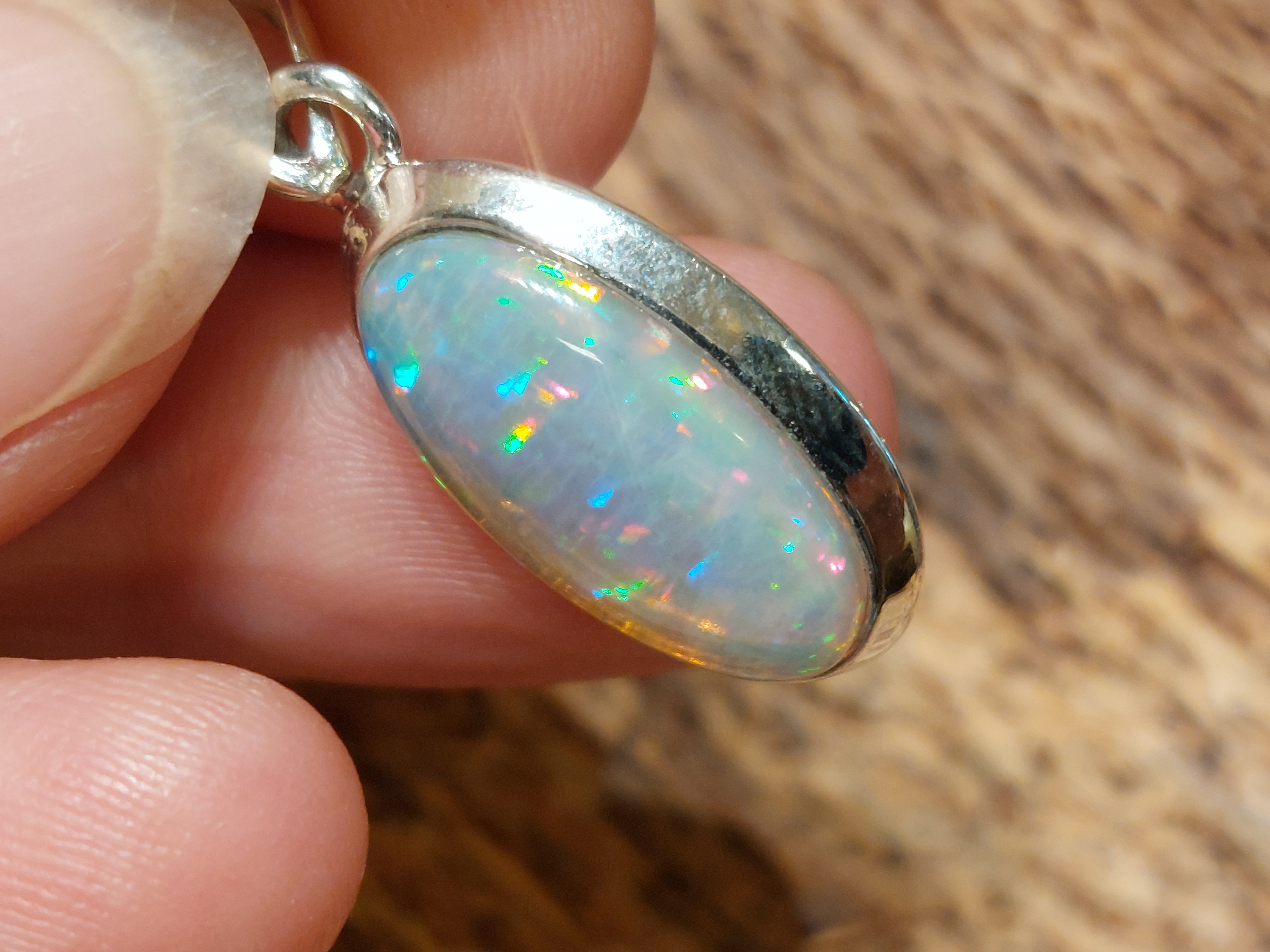 Ethiopisch of welo opaal hanger in zilver
