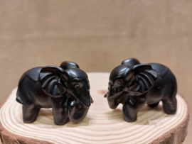 Zwarte obsidiaan olifant