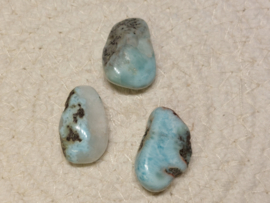 Larimar hanger doorboord