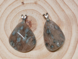 Nunderiet hanger met zilveren oogje