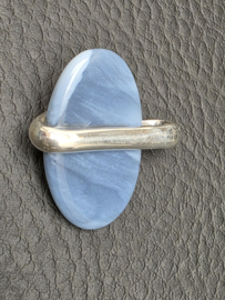 Blauwe owyhee opaal hanger in zilver
