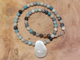 Blauwe paraiba kwarts ketting met seleniet/satijnspaat hanger