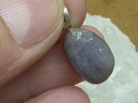 Paraiba toermalijn hanger met zilveren oogje