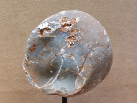Agaat geode op standaard