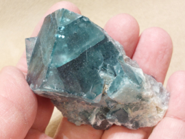 Fluoriet cluster uit Madagaskar, UV gevoelig