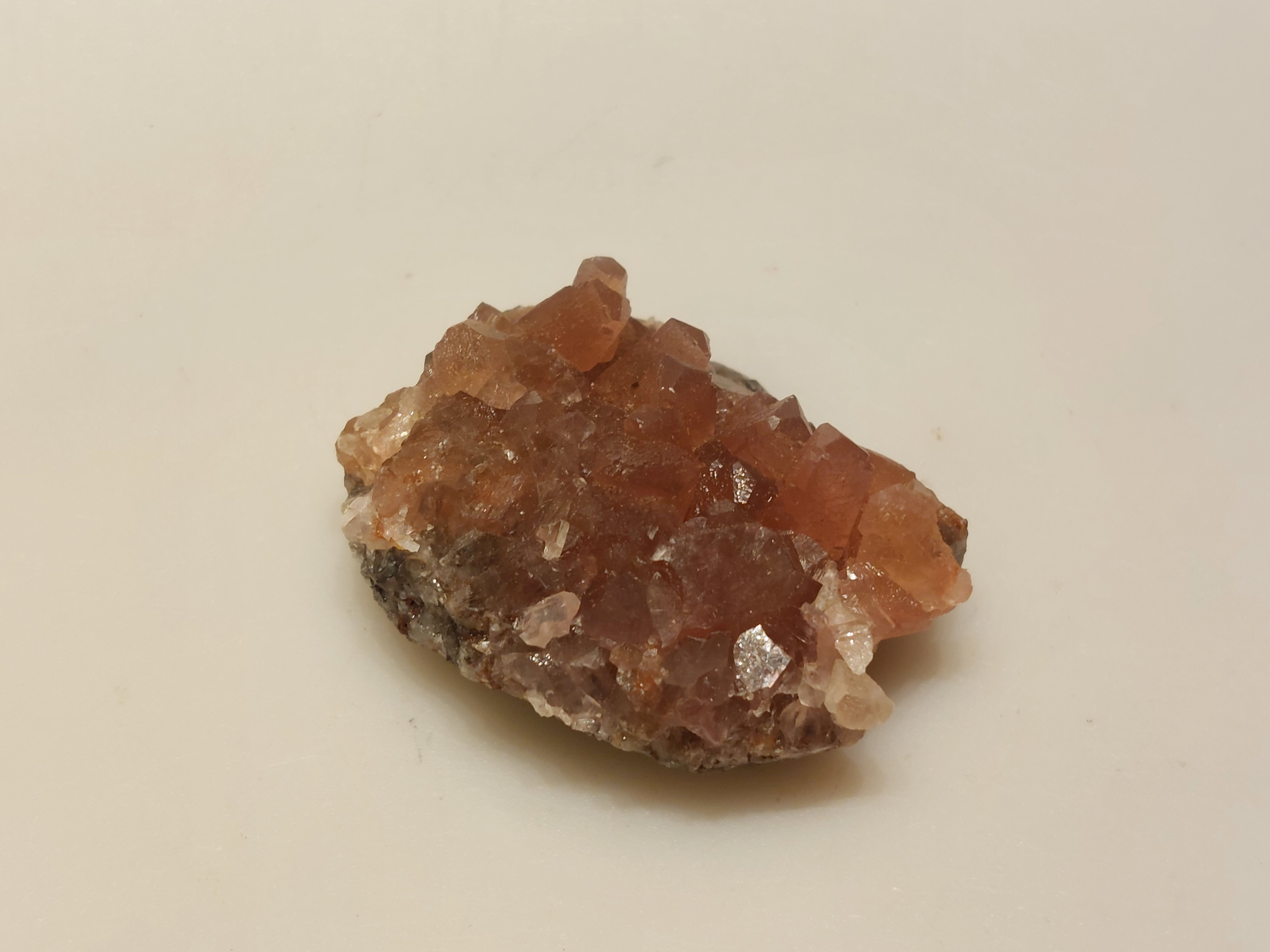 Kobalt calciet cluster uit Marokko